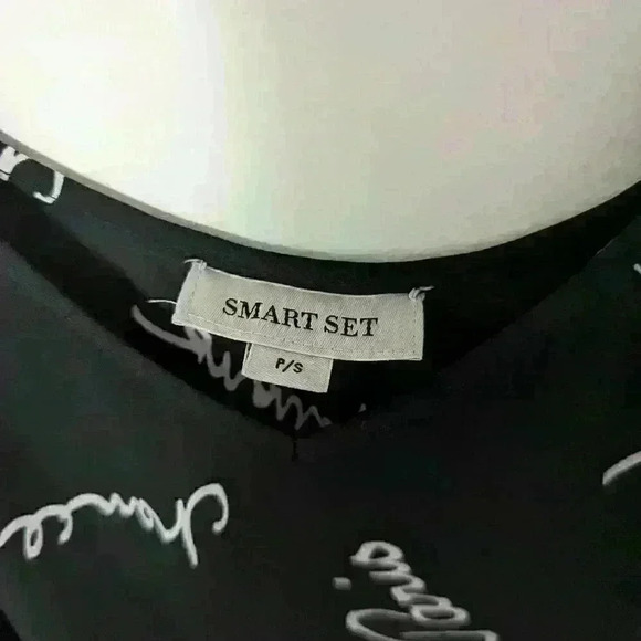 Smart Set, adjustable strap, cami top, black  and white, size small - Picture 9 of 13